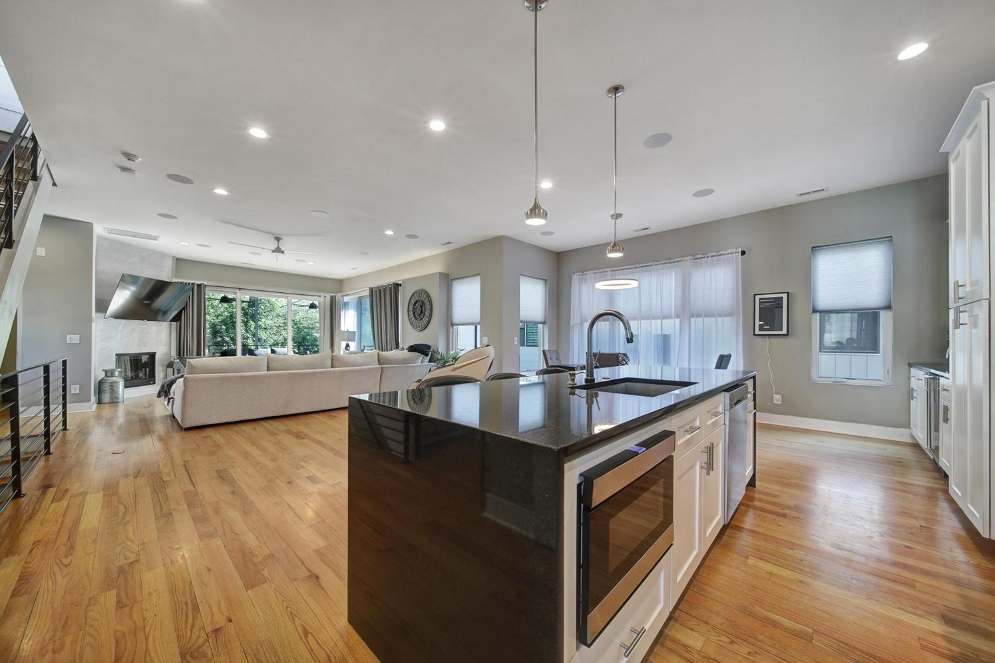 שרלוט 906 Westbrook B City Views Rooftop Hot Tub And Short Walk To Stadium מראה חיצוני תמונה