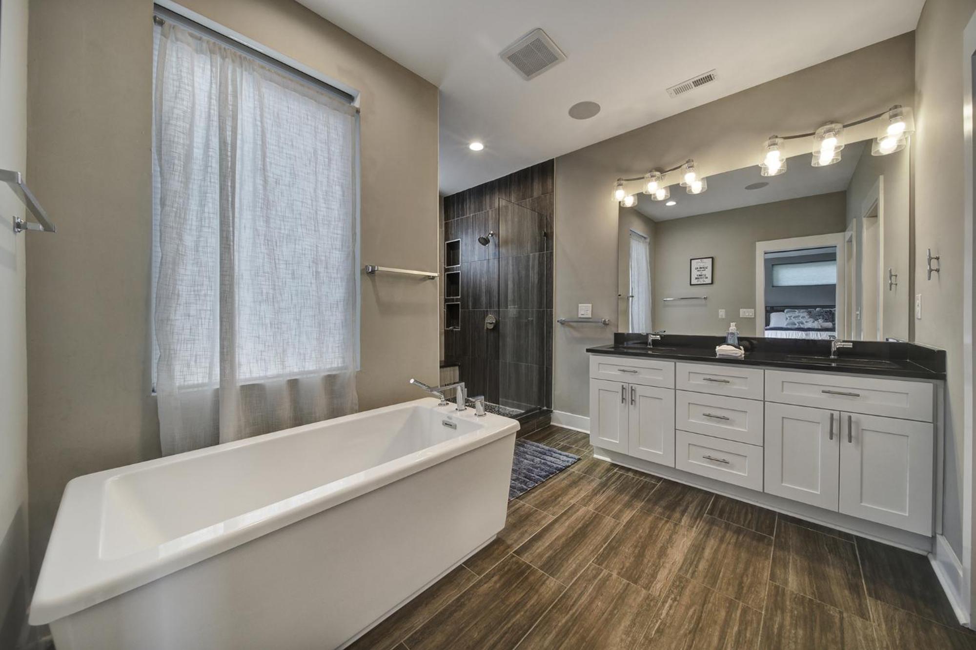 שרלוט 906 Westbrook B City Views Rooftop Hot Tub And Short Walk To Stadium מראה חיצוני תמונה