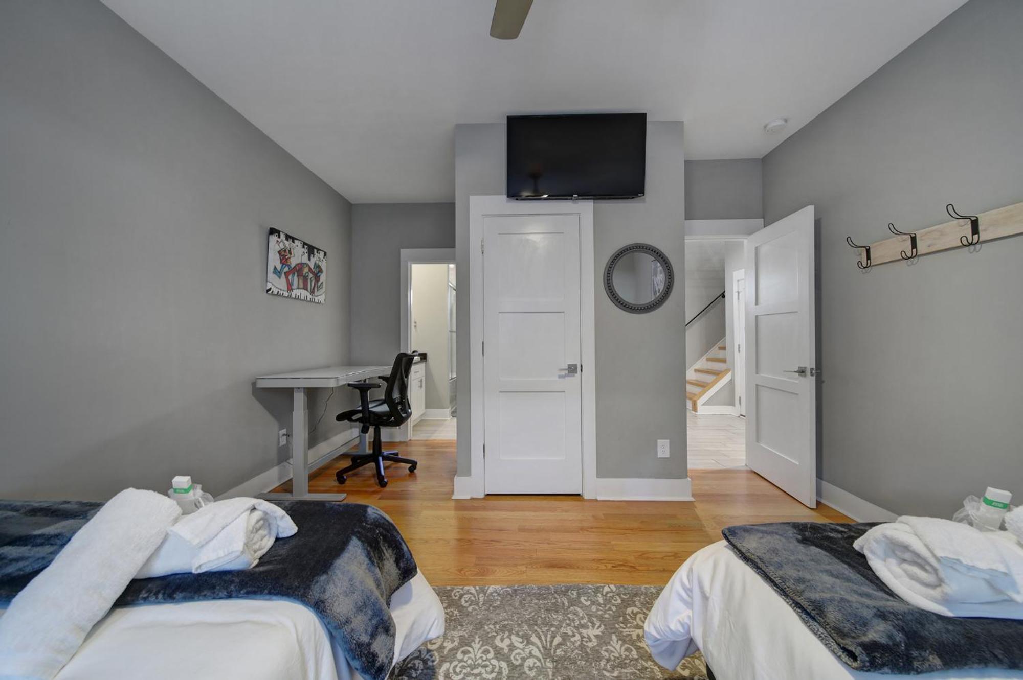 שרלוט 906 Westbrook B City Views Rooftop Hot Tub And Short Walk To Stadium מראה חיצוני תמונה