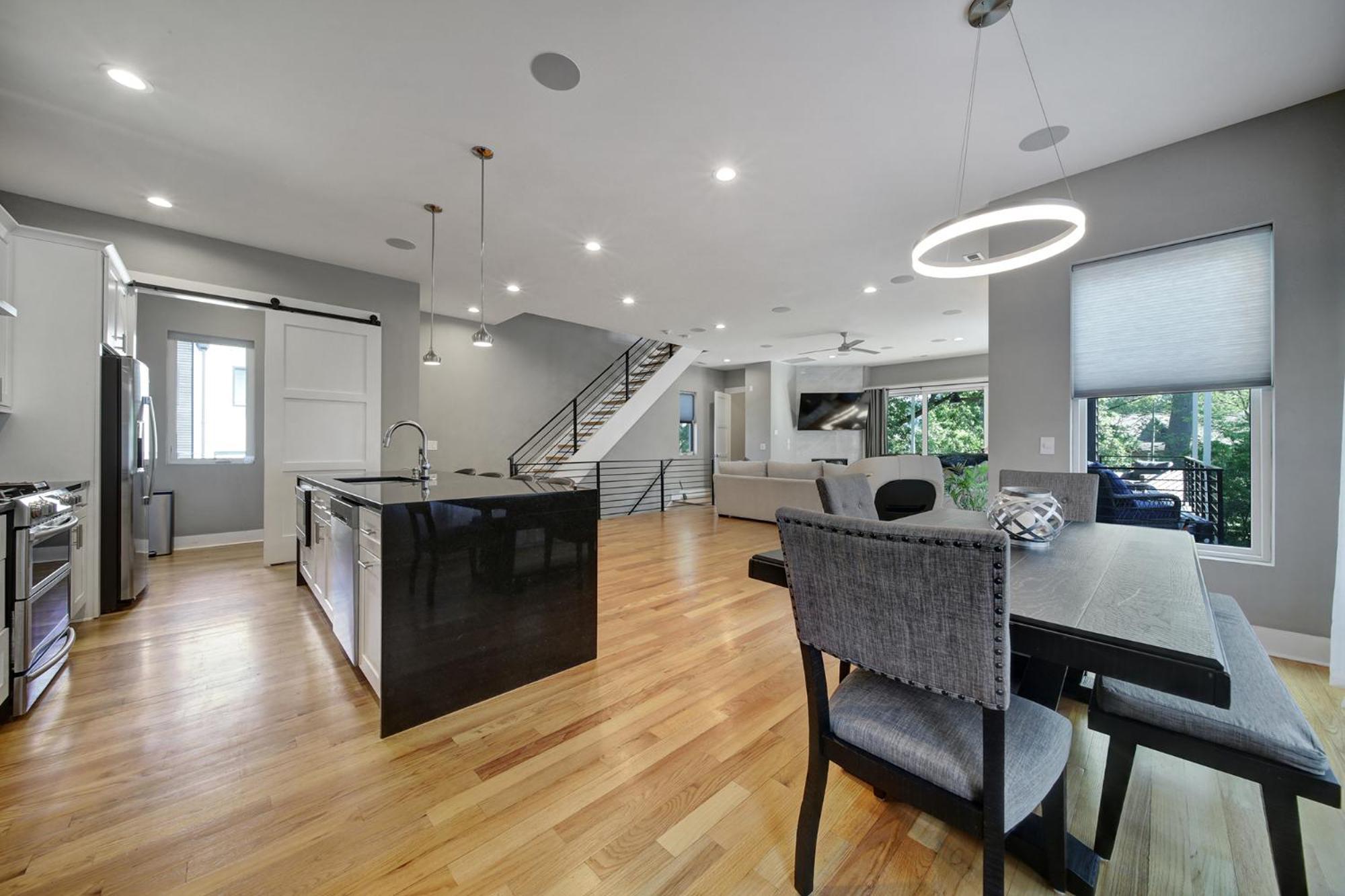 שרלוט 906 Westbrook B City Views Rooftop Hot Tub And Short Walk To Stadium מראה חיצוני תמונה