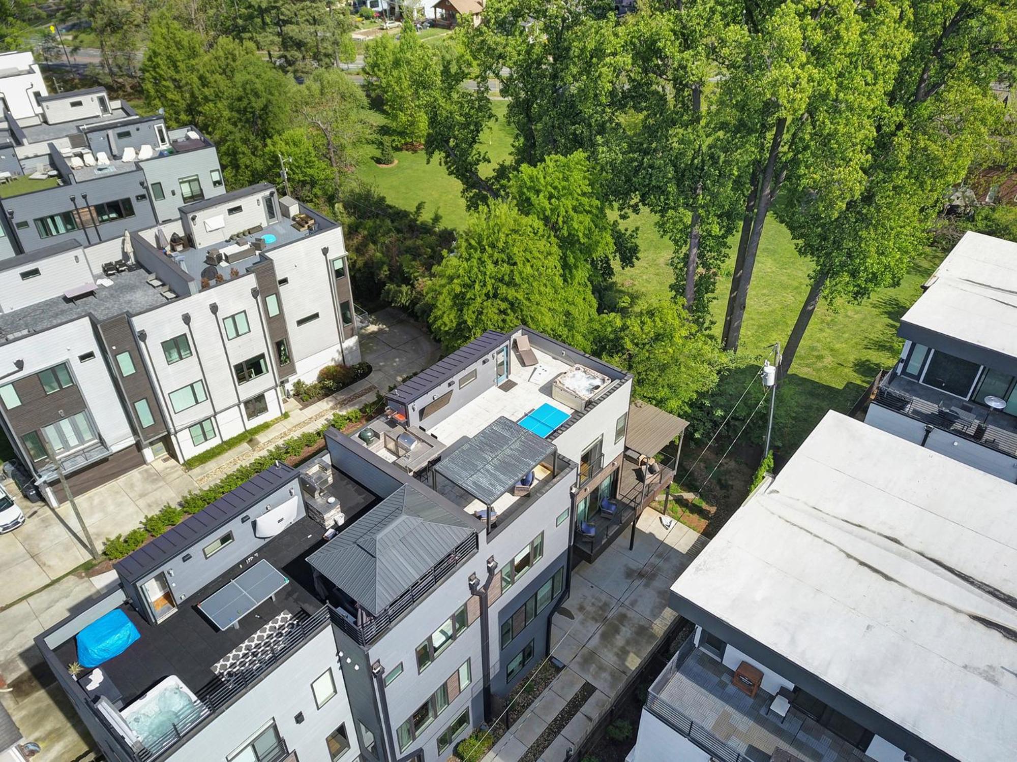 שרלוט 906 Westbrook B City Views Rooftop Hot Tub And Short Walk To Stadium מראה חיצוני תמונה