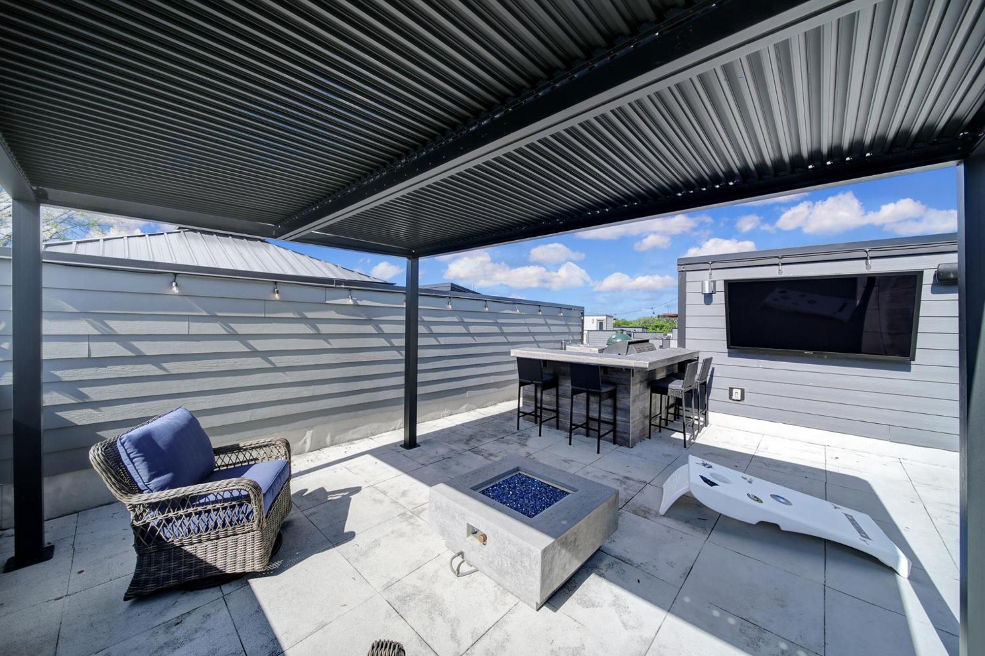 שרלוט 906 Westbrook B City Views Rooftop Hot Tub And Short Walk To Stadium מראה חיצוני תמונה