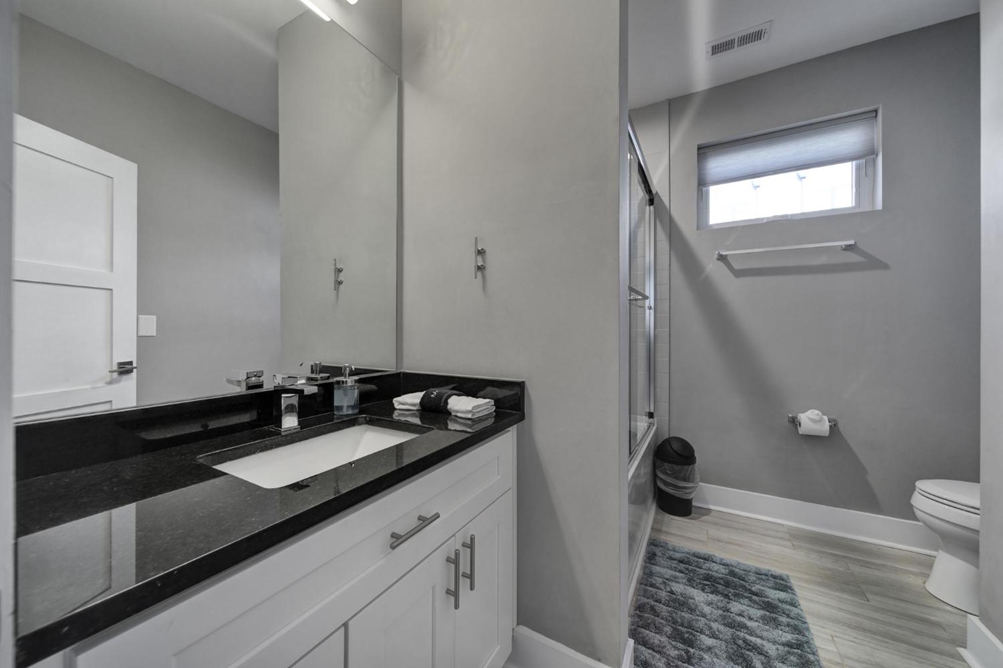 שרלוט 906 Westbrook B City Views Rooftop Hot Tub And Short Walk To Stadium מראה חיצוני תמונה